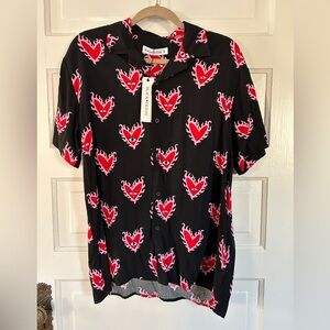 New With Tags! Men’s Flaming Heart Casual S/S Shirt. Size Small